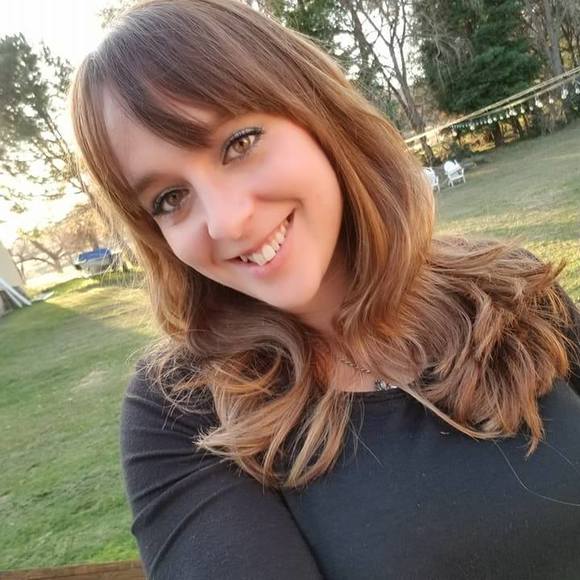 Meet your Posher, Jessica - Picture 1 of 1